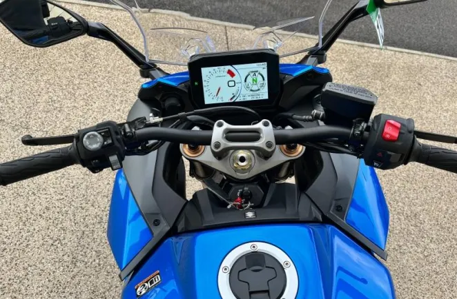 SUZUKI 1000 2024 Avec Bagagerie Complète