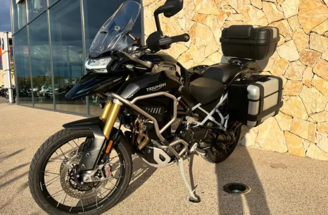 TRIUMPH 1200 Rally Explorateur full options