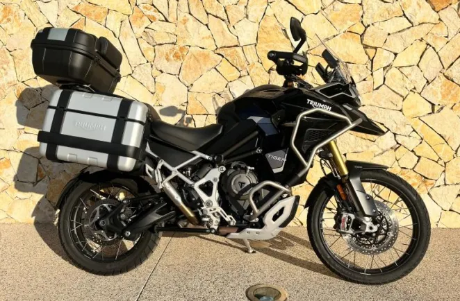 TRIUMPH 1200 Rally Explorateur full options