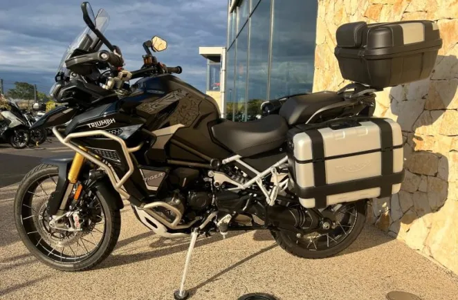 TRIUMPH 1200 Rally Explorateur full options