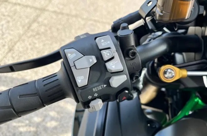 KAWASAKI 1000 H2 SE 2023 VERSION PERFORMANCE