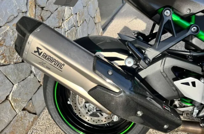 KAWASAKI 1000 H2 SE 2023 VERSION PERFORMANCE