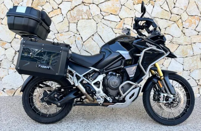 TRIUMPH 1200 Rally Explorateur FULL OPTIONS