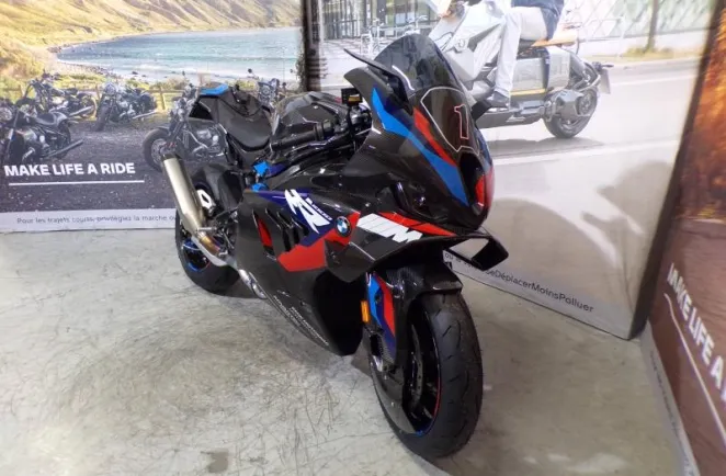 BMW M 1000 RR