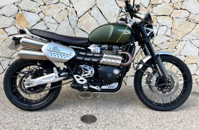TRIUMPH 1200 XC