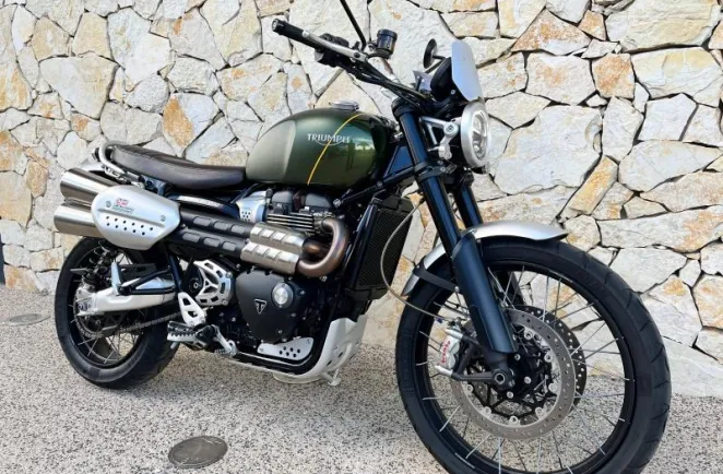 TRIUMPH 1200 XC