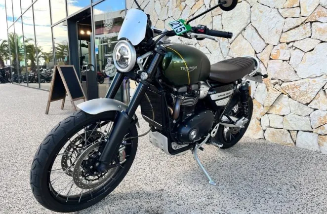 TRIUMPH 1200 XC