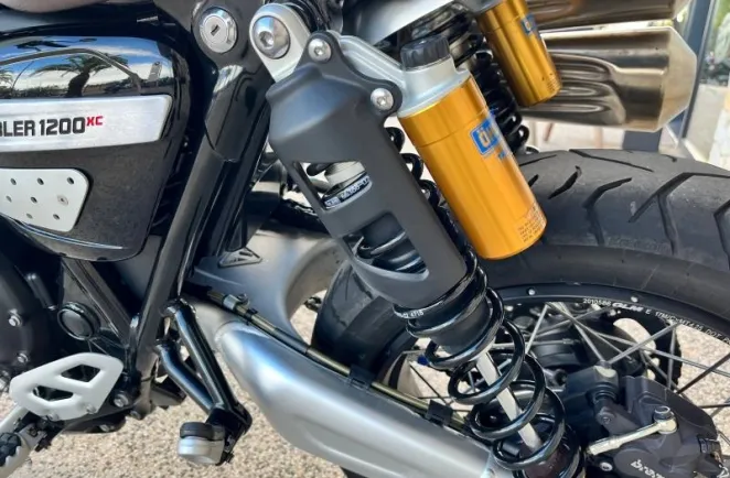 TRIUMPH 1200 XC