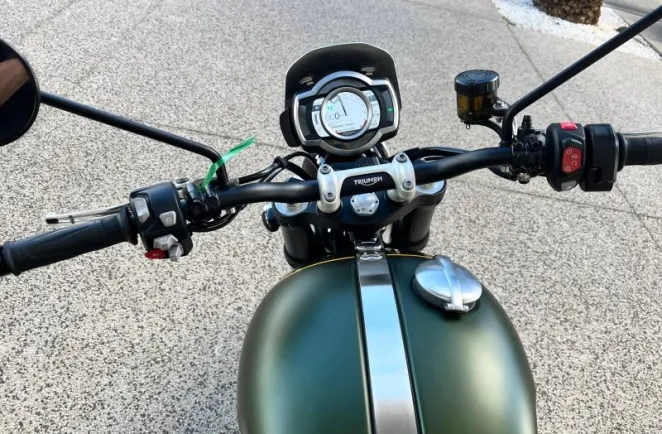 TRIUMPH 1200 XC