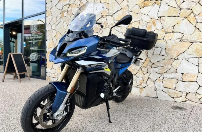 BMW 1000 XR full pack + top case