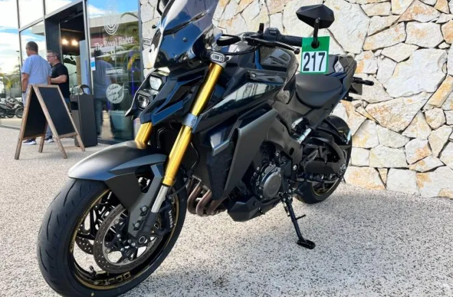 SUZUKI 1000 2023 + OPTIONS