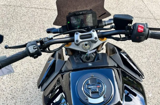 SUZUKI 1000 2023 + OPTIONS