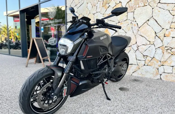 DUCATI Diavel 1200 Carbon ABS 2017