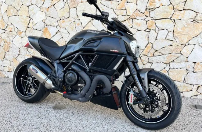 DUCATI Diavel 1200 Carbon ABS 2017