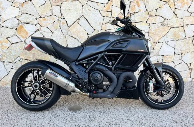 DUCATI Diavel 1200 Carbon ABS 2017