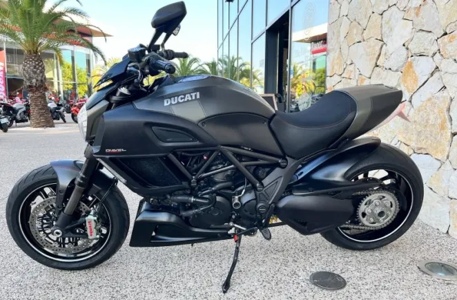 DUCATI Diavel 1200 Carbon ABS 2017