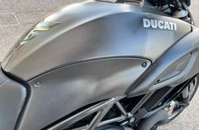 DUCATI Diavel 1200 Carbon ABS 2017