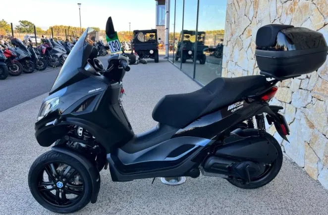 PIAGGIO 300 HPE ABS ASR + TOP CASE