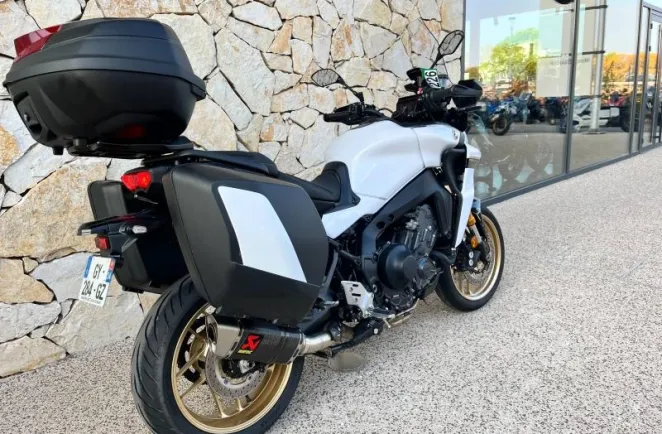 YAMAHA 9 900 GT 2024.  + top case et Akrapovic
