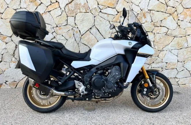 YAMAHA 9 900 GT 2024.  + top case et Akrapovic