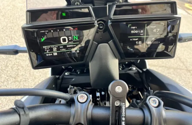 YAMAHA 9 900 GT 2024.  + top case et Akrapovic