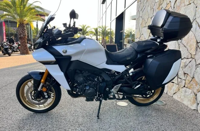 YAMAHA 9 900 GT 2024.  + top case et Akrapovic
