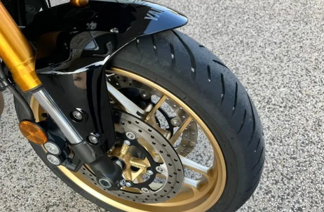 YAMAHA 9 900 GT 2024.  + top case et Akrapovic