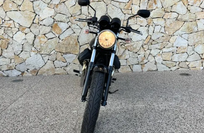 MOTO-GUZZI V7  750