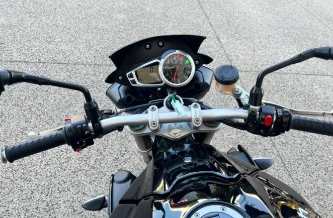 TRIUMPH 1050 + options