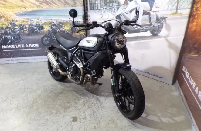 DUCATI Scrambler 800 Icon ABS