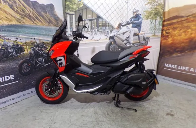 APRILIA SR GT 125