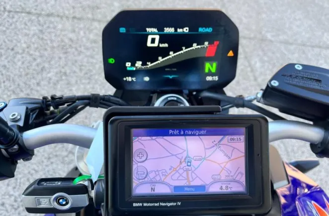 BMW 900 R FINITION PRO 105 CV