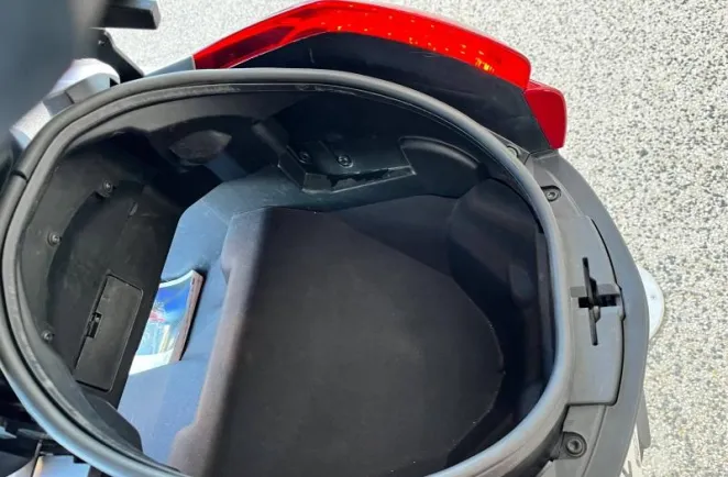 PEUGEOT 400  ABS avec 11442 KM