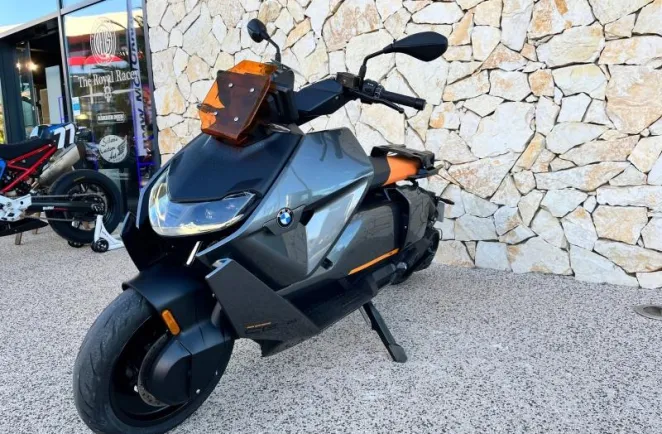 BMW CE04 15kw finition pro, chargeur rapide