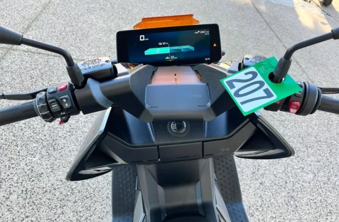 BMW CE04 15kw finition pro, chargeur rapide