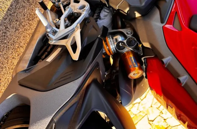 DUCATI 1103 Streetfighter V4 S