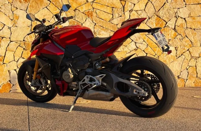 DUCATI 1103 Streetfighter V4 S
