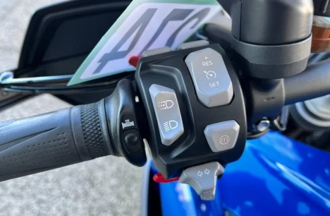 TRIUMPH 1200 GT Explorateur full options