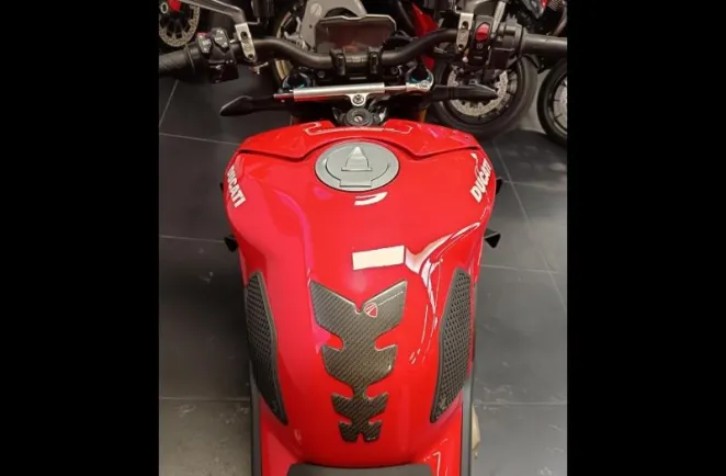 DUCATI 1103 Streetfighter V4 S 2023