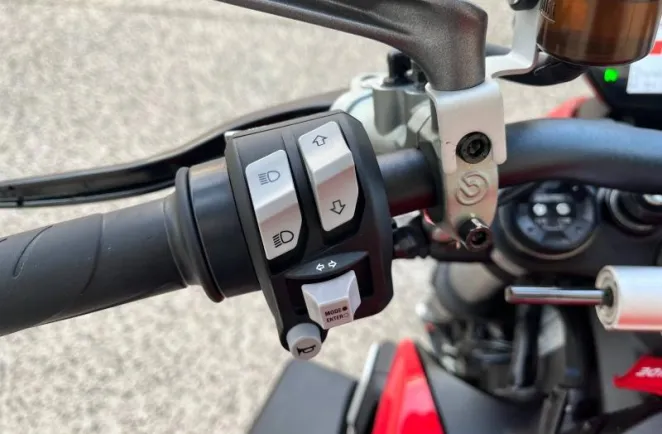 DUCATI 955 Streetfighter V2 Euro 5