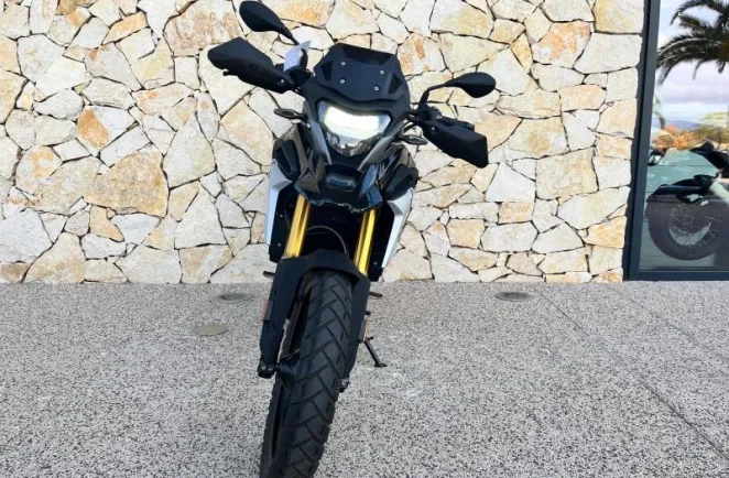 BMW 310 GS 2025 + top case