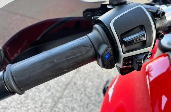 MOTO-GUZZI 850 ABS + TC full options