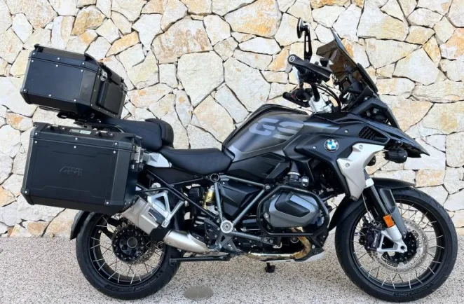 BMW 1250 GS TRIPLE BLACK FULL OPTION