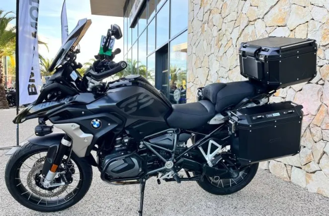 BMW 1250 GS TRIPLE BLACK FULL OPTION