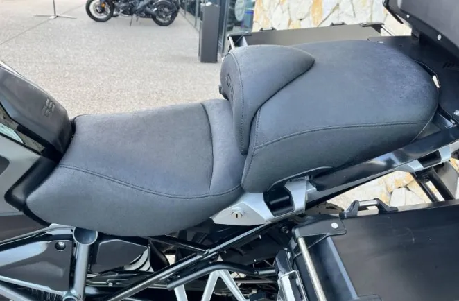 BMW 1250 GS TRIPLE BLACK FULL OPTION