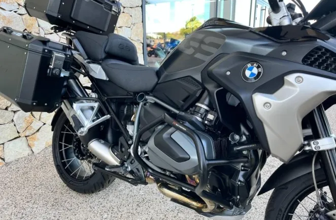 BMW 1250 GS TRIPLE BLACK FULL OPTION