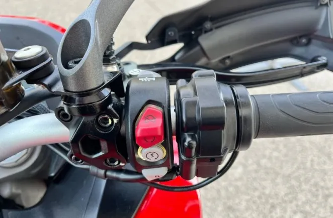 DUCATI V2 S 937 2024 Garantie jusqu'a 2028