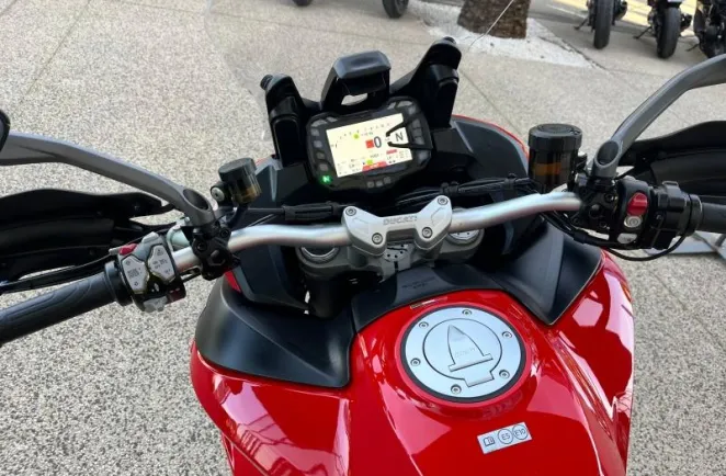 DUCATI V2 S 937 2024 Garantie jusqu'a 2028