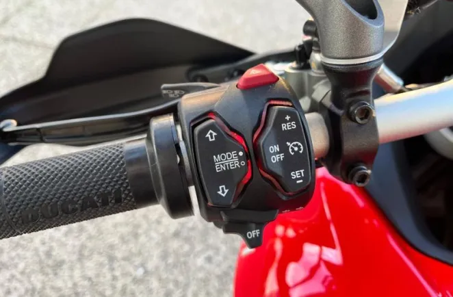 DUCATI V4 1160 + OPTIONS
