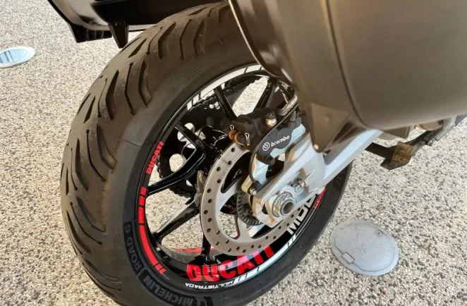 DUCATI V4 1160 + OPTIONS